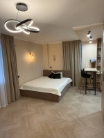 Сдаётся светлая и тёплая 1-комнатная студия в центре города (ул. Правда, 1 этаж).