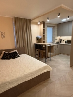 Сдаётся светлая и тёплая 1-комнатная студия в центре города (ул. Правда, 1 этаж).