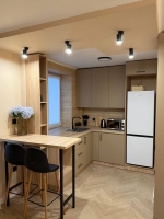 Сдаётся светлая и тёплая 1-комнатная студия в центре города (ул. Правда, 1 этаж).